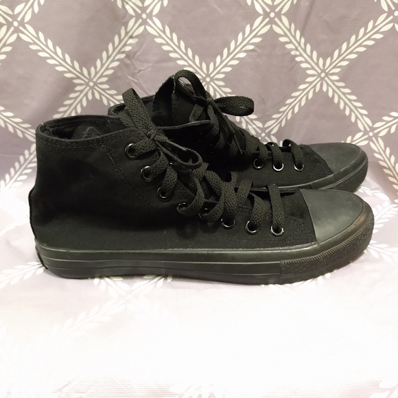Converse Shoes - Black Converse Sneakers Women's 10 / Men's 8.5